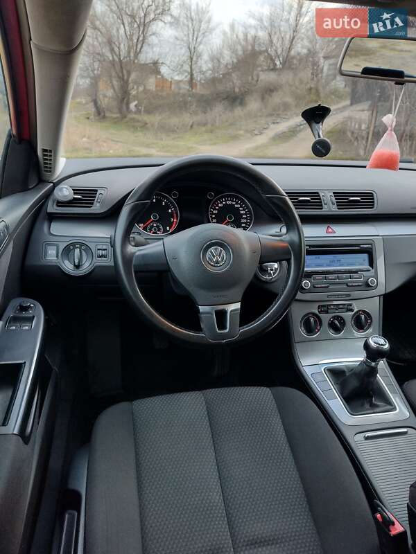 Універсал Volkswagen Passat 2009 в Миколаєві