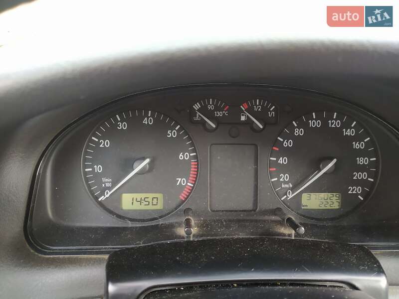 Седан Volkswagen Passat 1998 в Харькове