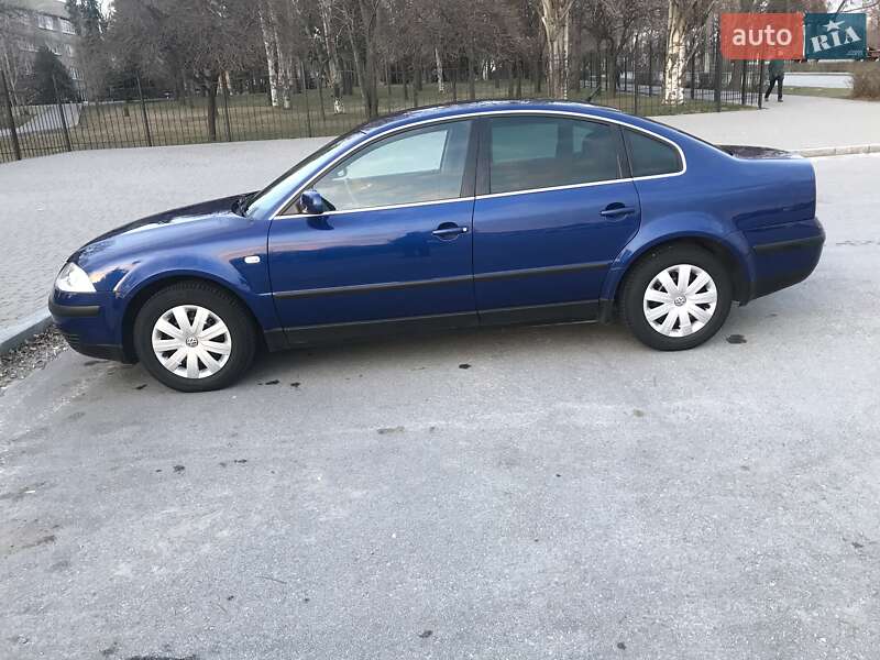 Седан Volkswagen Passat 2002 в Запоріжжі