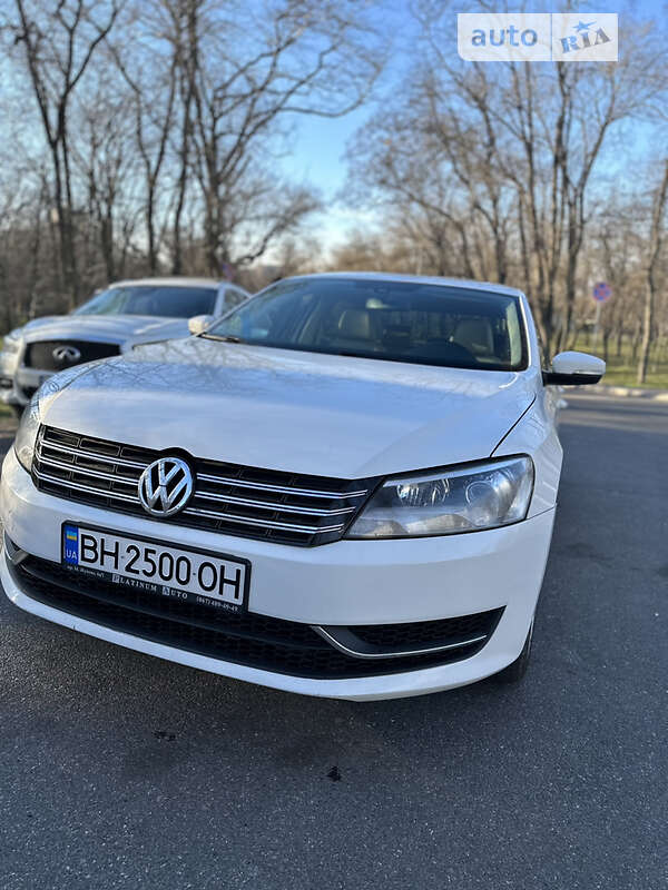 Седан Volkswagen Passat 2014 в Одессе