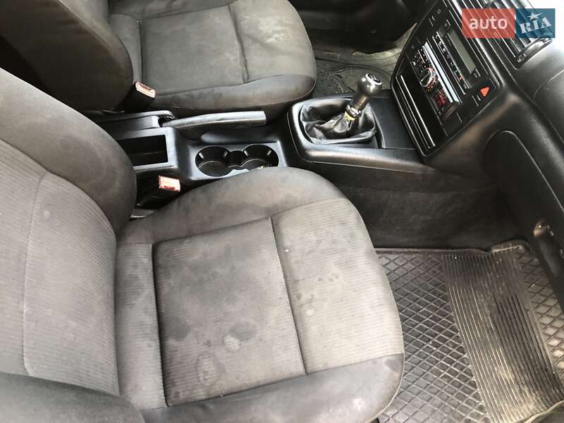 Универсал Volkswagen Passat 2001 в Сарнах