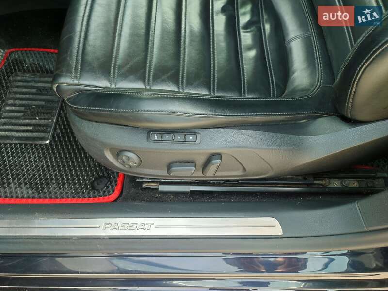 Універсал Volkswagen Passat 2012 в Збаражі