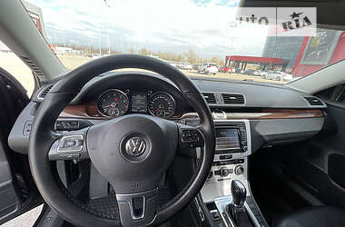 Седан Volkswagen Passat 2012 в Киеве