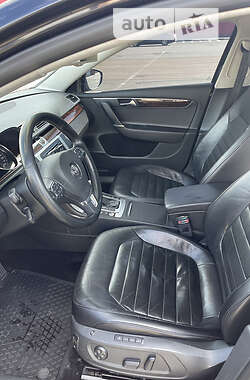 Седан Volkswagen Passat 2012 в Киеве