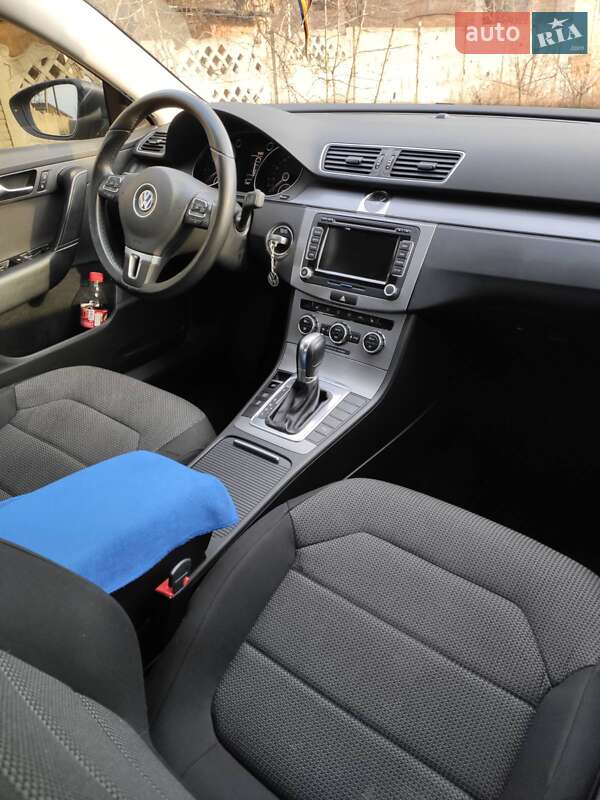 Седан Volkswagen Passat 2012 в Тернополі