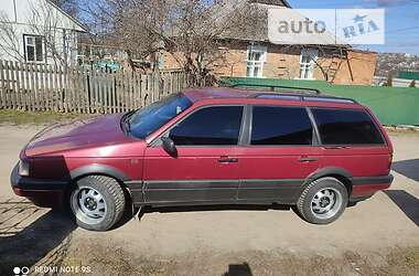 Универсал Volkswagen Passat 1990 в 