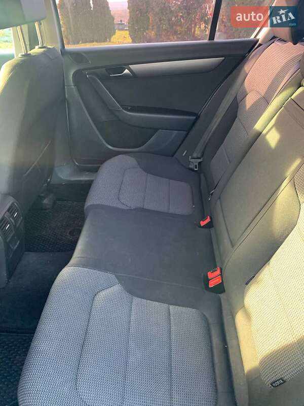 Седан Volkswagen Passat 2011 в Мукачево