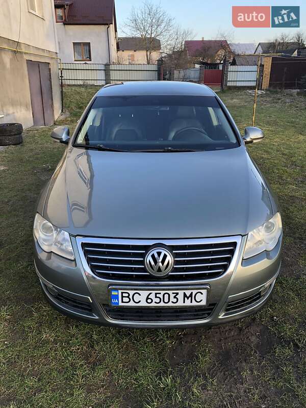 Седан Volkswagen Passat 2007 в Новояворівську