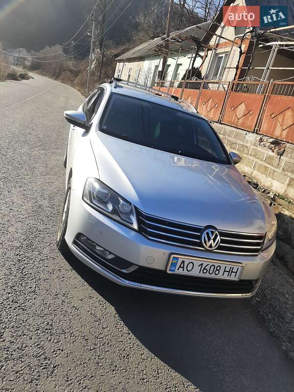 Універсал Volkswagen Passat 2013 в Хусті