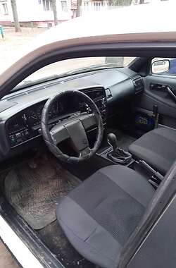 Универсал Volkswagen Passat 1990 в 