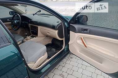 Седан Volkswagen Passat 1999 в 