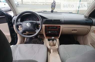 Седан Volkswagen Passat 1999 в 