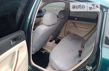 Седан Volkswagen Passat 1999 в 