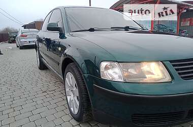 Седан Volkswagen Passat 1999 в 