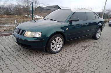 Седан Volkswagen Passat 1999 в 
