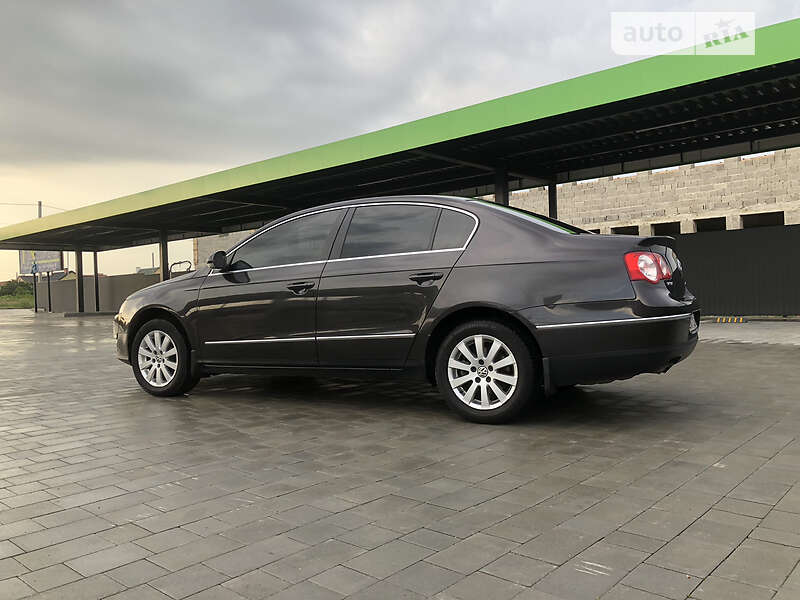 Седан Volkswagen Passat 2008 в Києві