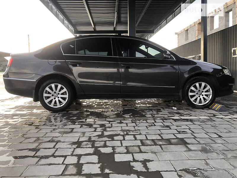 Седан Volkswagen Passat 2008 в Києві