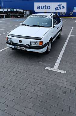 Седан Volkswagen Passat 1989 в Доманевке