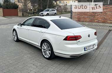 Седан Volkswagen Passat 2015 в 