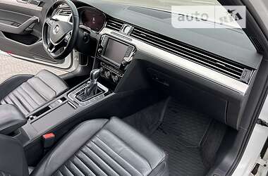 Седан Volkswagen Passat 2015 в 