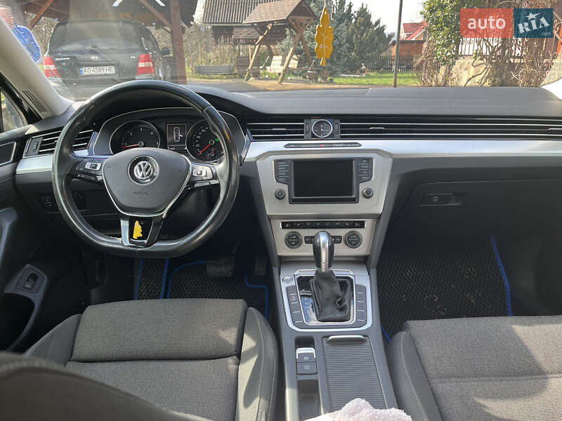 Універсал Volkswagen Passat 2017 в Ужгороді
