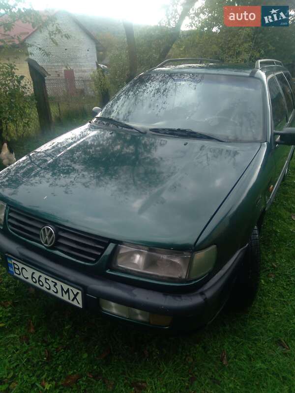 Универсал Volkswagen Passat 1995 в Старом Самборе