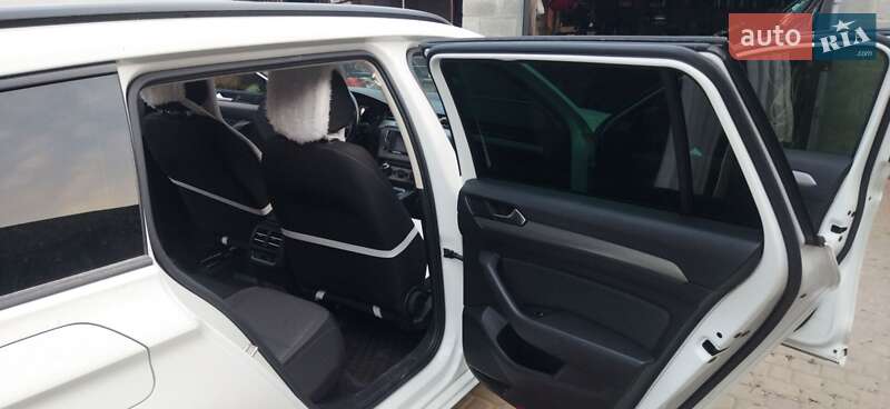 Універсал Volkswagen Passat 2016 в Корсунь-Шевченківському