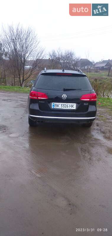 Универсал Volkswagen Passat 2011 в Сарнах