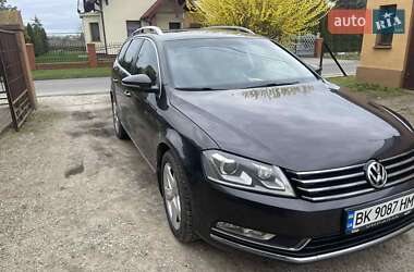 Универсал Volkswagen Passat 2011 в 