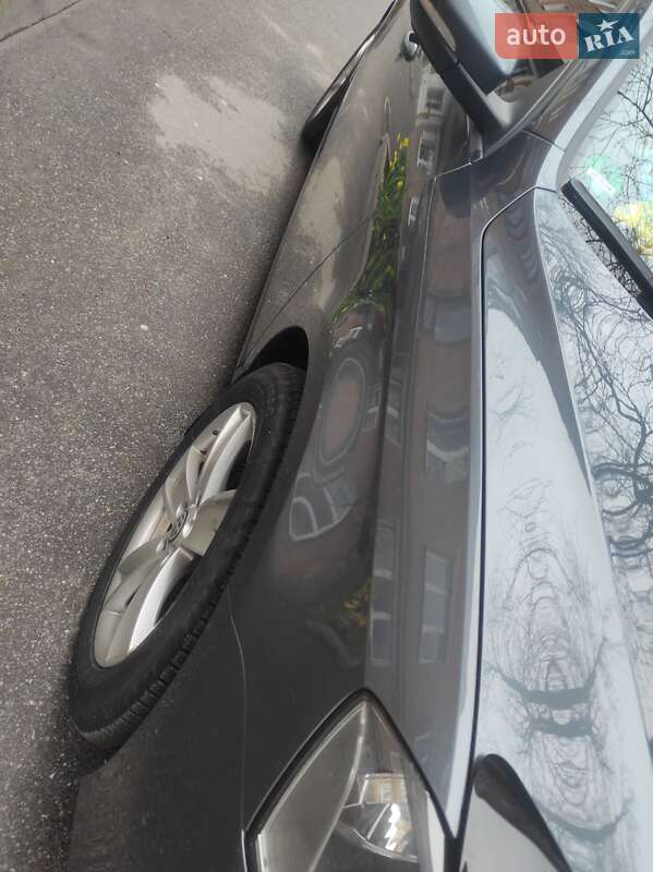 Универсал Volkswagen Passat 2011 в Хмельницком