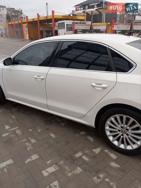 Седан Volkswagen Passat 2013 в Шепетовке