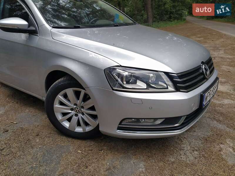 Універсал Volkswagen Passat 2012 в Обухові