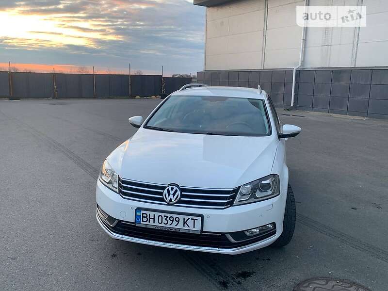 Универсал Volkswagen Passat 2012 в Одессе