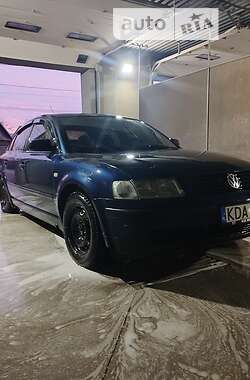 Седан Volkswagen Passat 1997 в Рахове