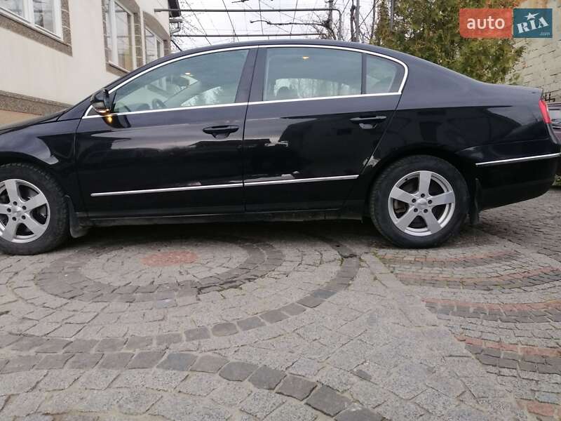 Седан Volkswagen Passat 2008 в Ужгороді