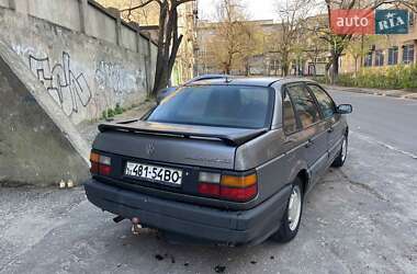 Седан Volkswagen Passat 1989 в Одесі