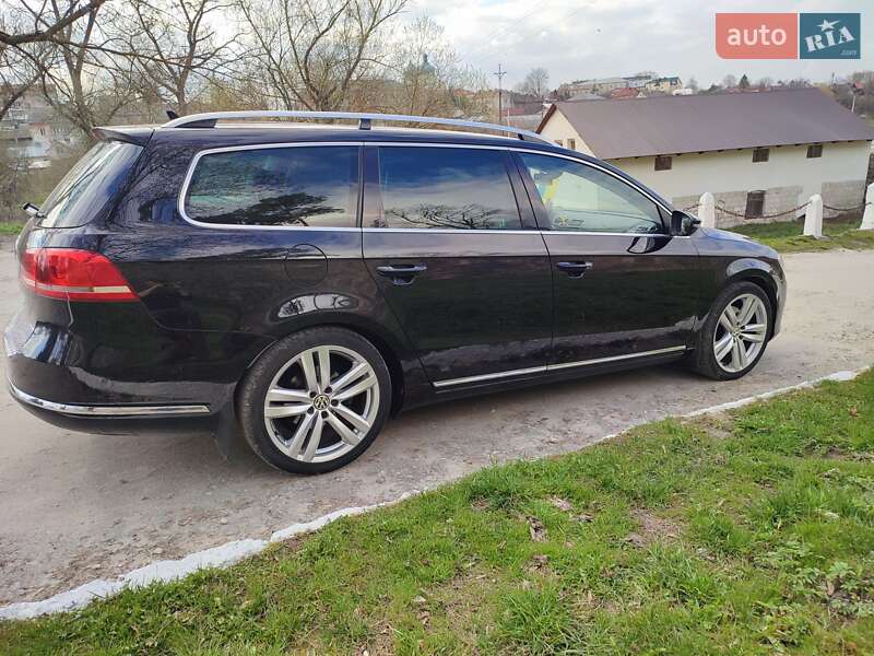 Універсал Volkswagen Passat 2012 в Збаражі