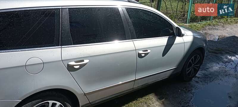 Універсал Volkswagen Passat 2008 в Львові