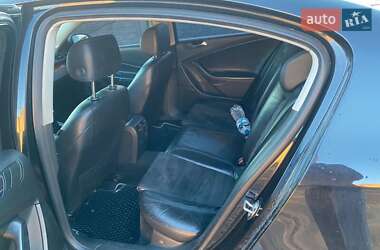 Седан Volkswagen Passat 2005 в 