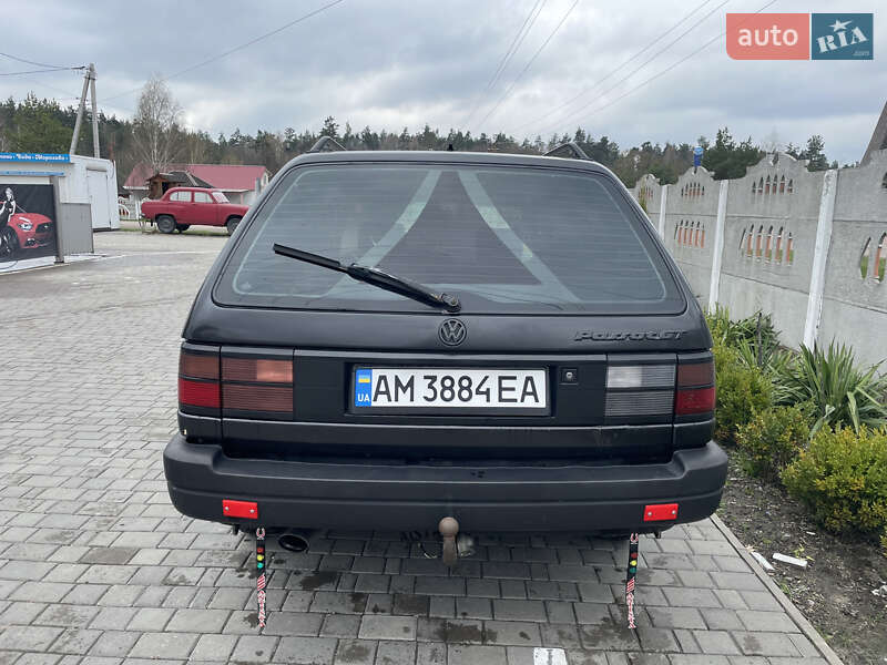 Универсал Volkswagen Passat 1990 в Олевске