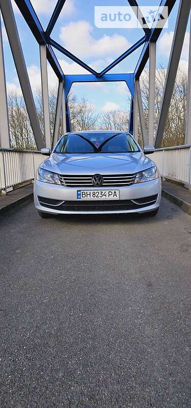 Седан Volkswagen Passat 2013 в Одесі