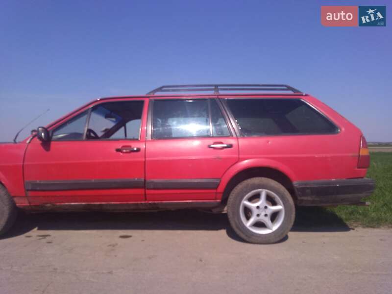Універсал Volkswagen Passat 1987 в Голобах