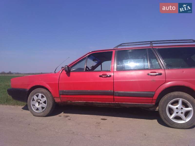 Універсал Volkswagen Passat 1987 в Голобах