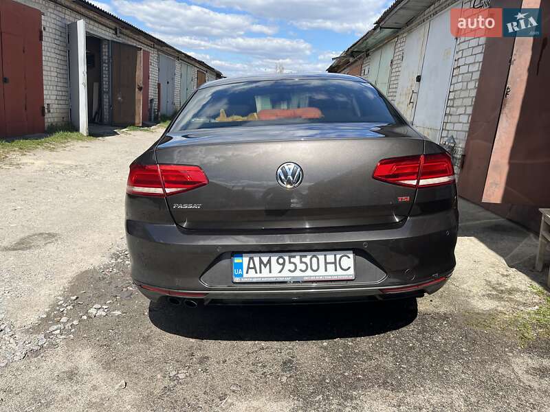 Седан Volkswagen Passat 2017 в Житомире