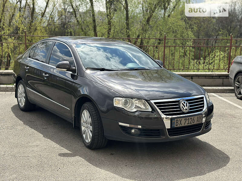 Седан Volkswagen Passat 2008 в Києві