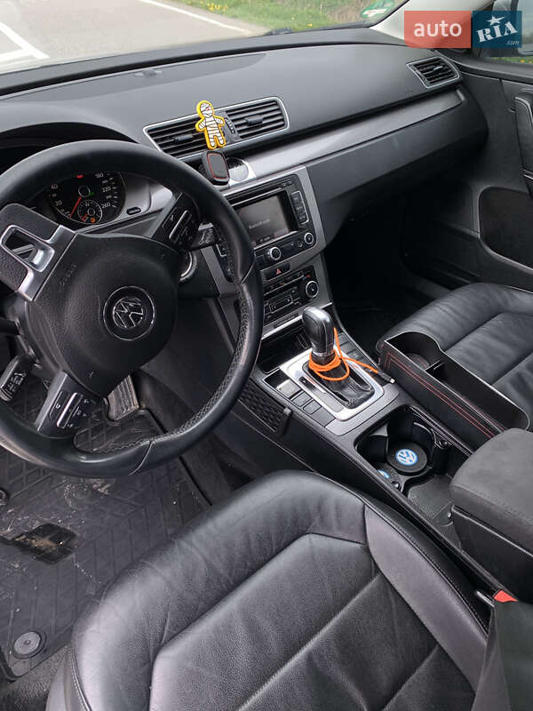 Универсал Volkswagen Passat 2011 в Хмельницком