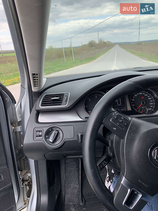 Универсал Volkswagen Passat 2011 в Хмельницком