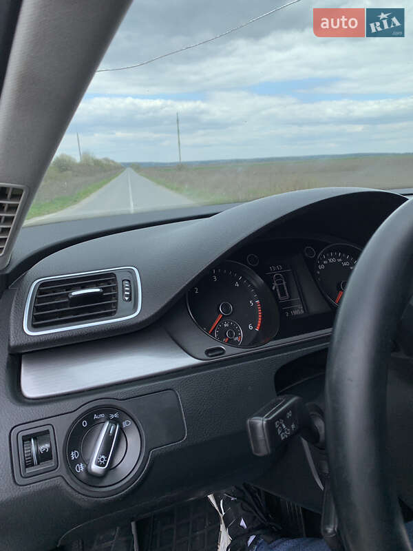 Универсал Volkswagen Passat 2011 в Хмельницком