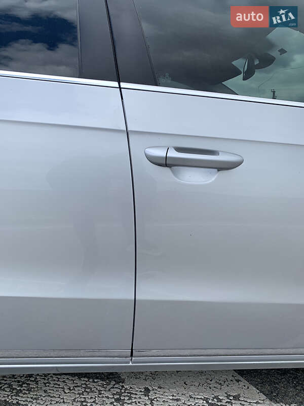 Универсал Volkswagen Passat 2011 в Хмельницком