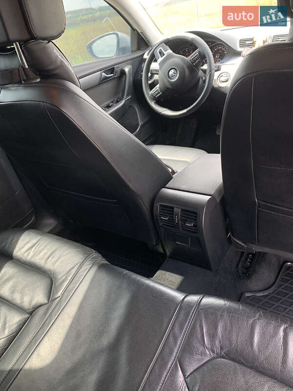 Универсал Volkswagen Passat 2011 в Хмельницком